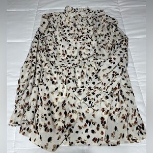 Chic Cream Blouse with Multicolor Print